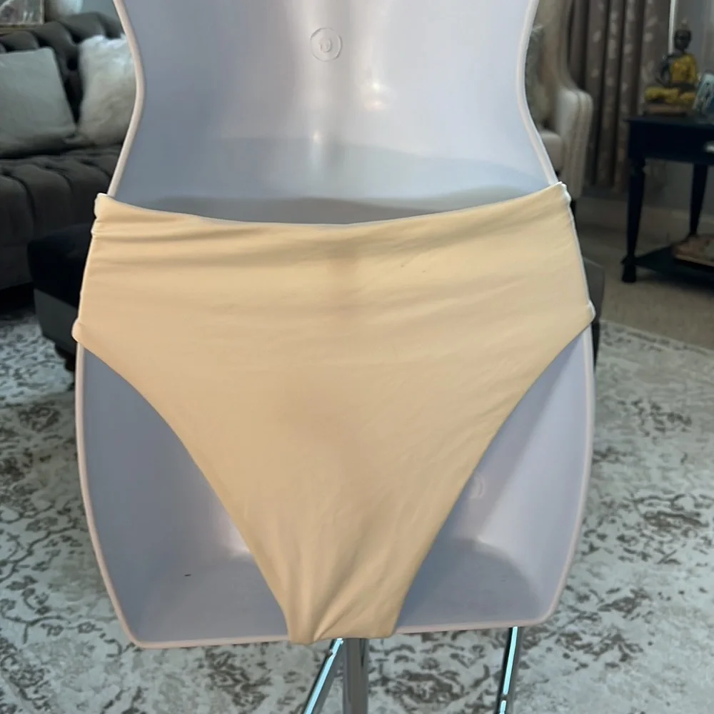 Skims mid waist bottom